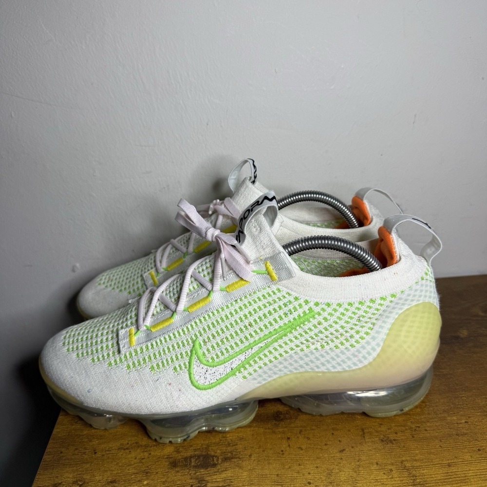 Nike Air Vapormax 2021 Flyknit Next Nature 'Feel Love' Sneakers Womens Size 11 - Picture 2 of 6